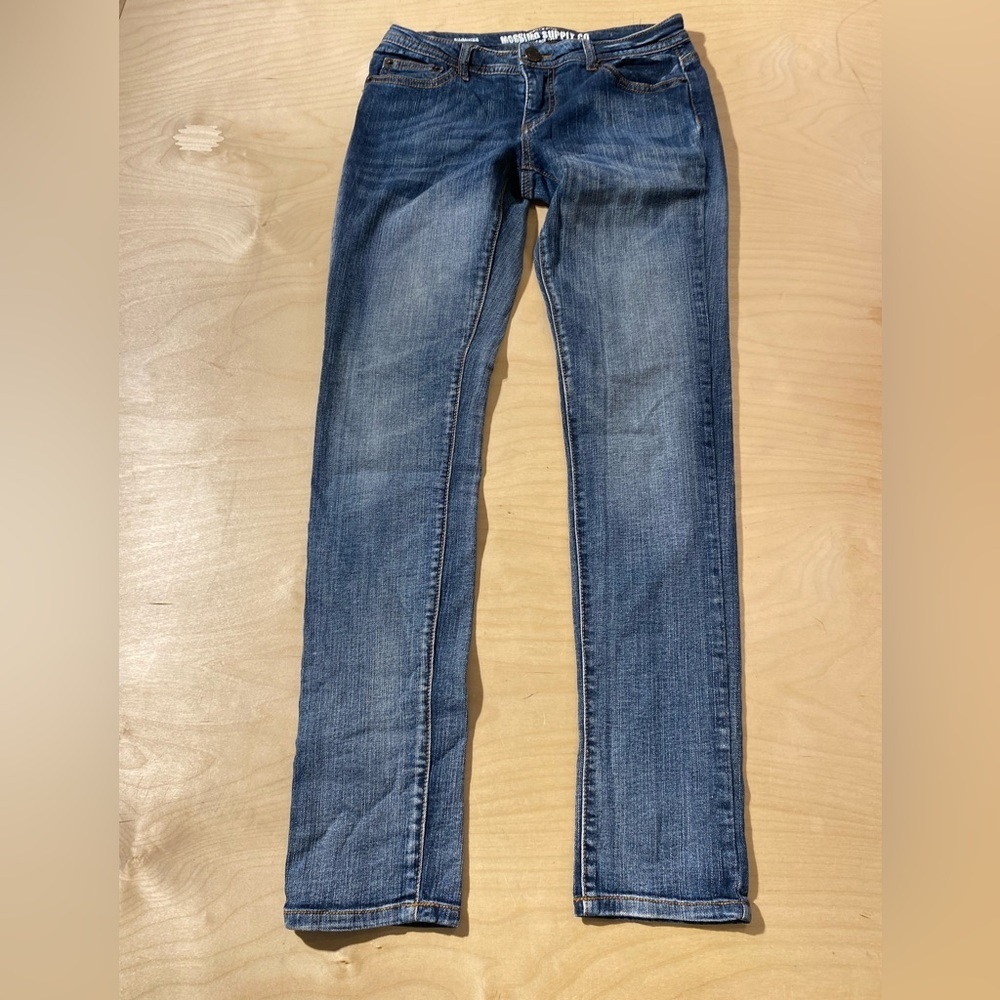 Mossimo Skinny Jeans Size 9 (AH)